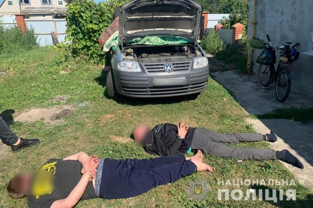 В Киевской области вооруженные грабители напали на пасечника (видео)