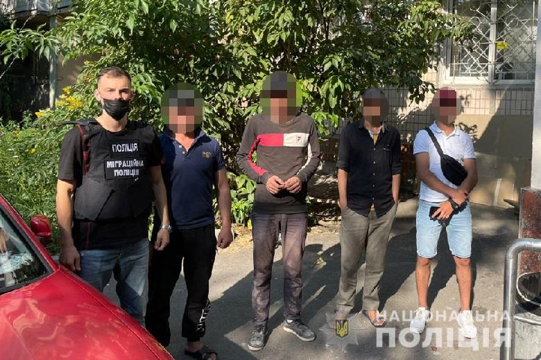 Киевские полицейские задержали более сотни иностранцев