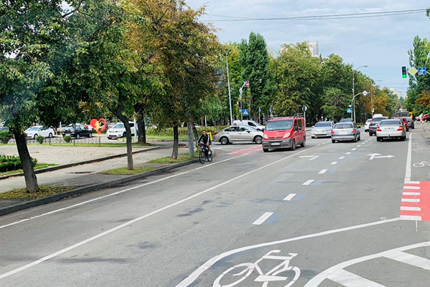 В Оболонском районе Киева завершили работы по строительству велосипедно-пешеходной дорожки