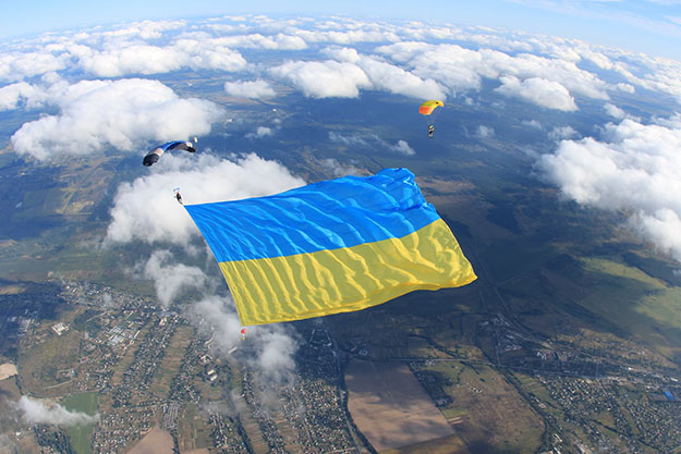 В небе над Киевом военный установил рекорд