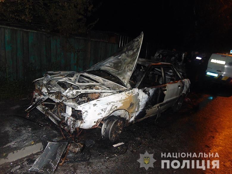 В Киеве сгорел автомобиль. К пожару привел приступ ревности