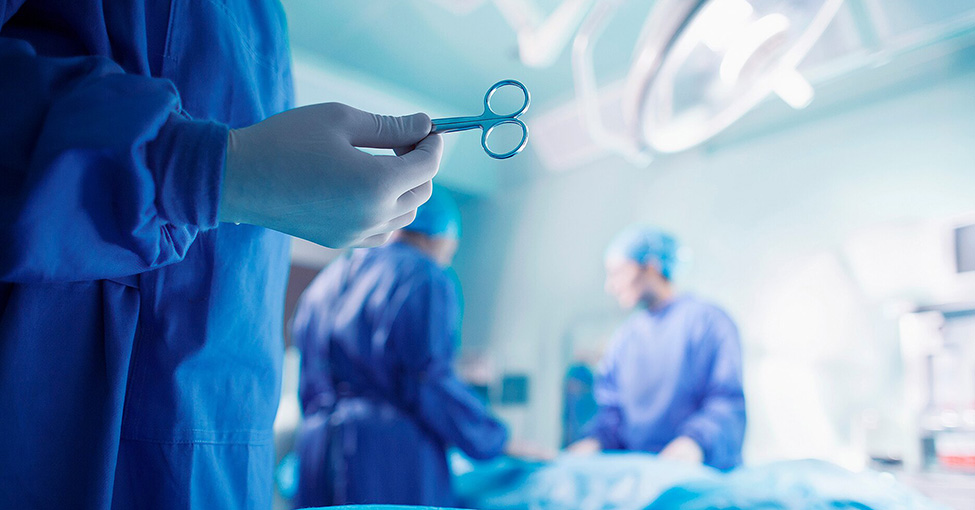 Киевские хирурги сделали сложную операцию по пересадке почки 17-летнему пациенту