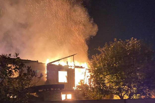 В Печерском районе Киева в горящем доме погиб человек