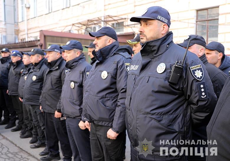 На улицы Киева вывели усиленные наряды полицейских и бойцов Национальной гвардии. Возможны проверки документов на улицах