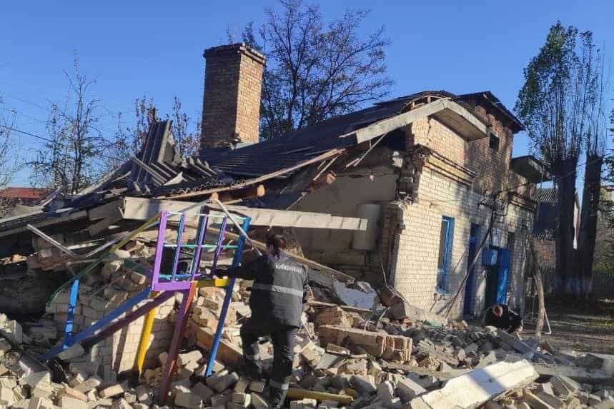 Детский сад взорвался в Киевской области. Здание полностью разрушено