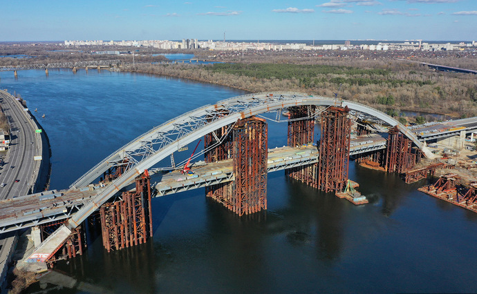 На строительстве Подольского моста пытались 3 миллиарда гривен. В дело вмешалась СБУ