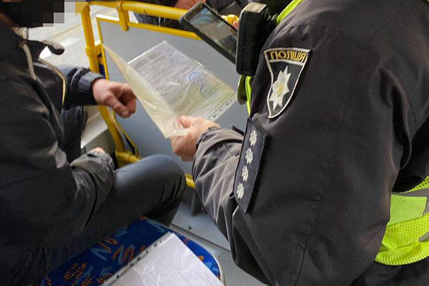 Киевские полицейские выявили более тысячи нарушений карантинных ограничений
