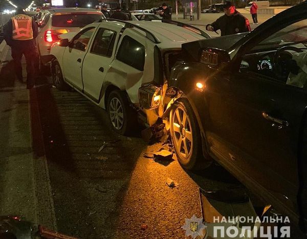 В Киеве нетрезвый водитель организовал ДТП. Пострадал сотрудник полиции