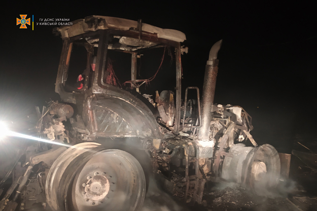В Броварском районе сгорел трактор