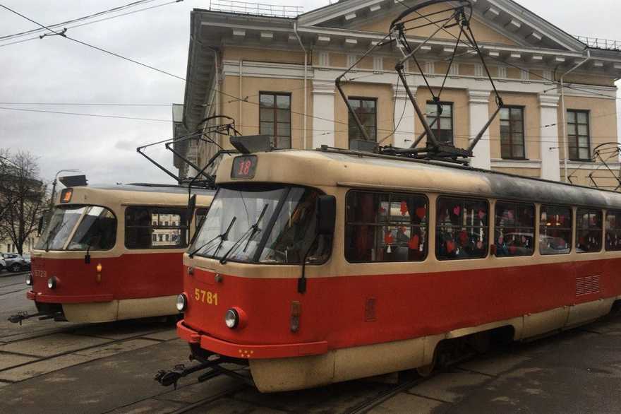 В Подольском районе Киева трамвай насмерть сбил женщину