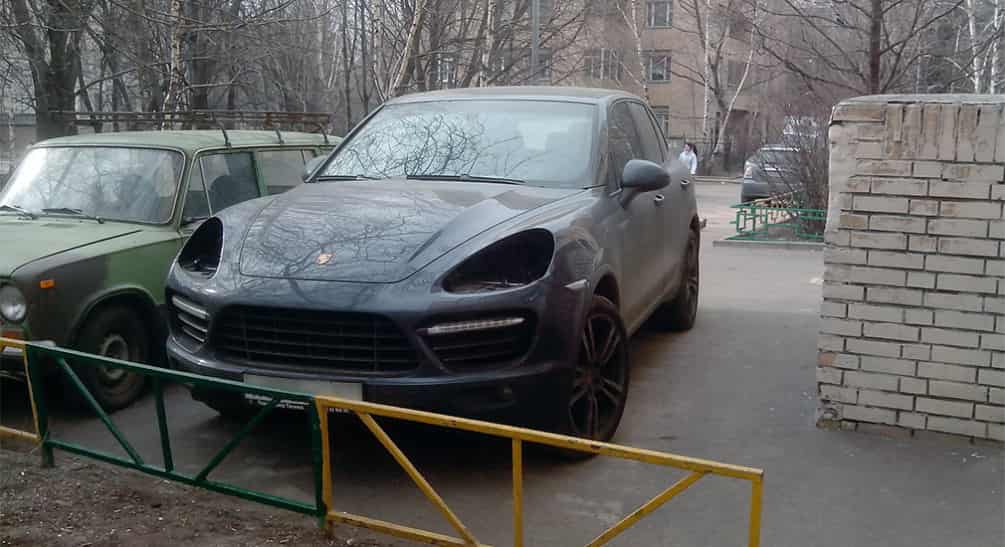 В Киеве местные жители воровали автомобильные фары
