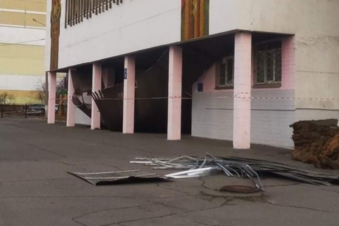 В киевской школе обвалился потолок