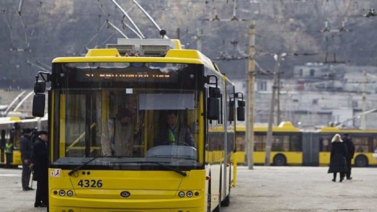 В Киеве ввели новые ограничения для транспорта