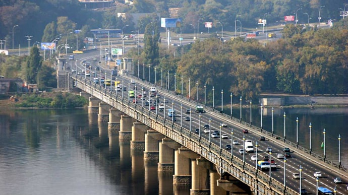 В Киеве на высадку можжевельника в районе моста Патона потратят 500 тысяч гривен