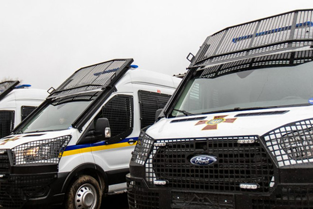 В Киеве Национальной гвардии передали 45 автомобилей для охраны порядка (видео)