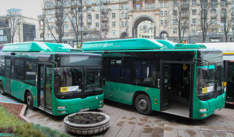 В Киеве презентовали автобусы, которые заменят старые "Богданы"