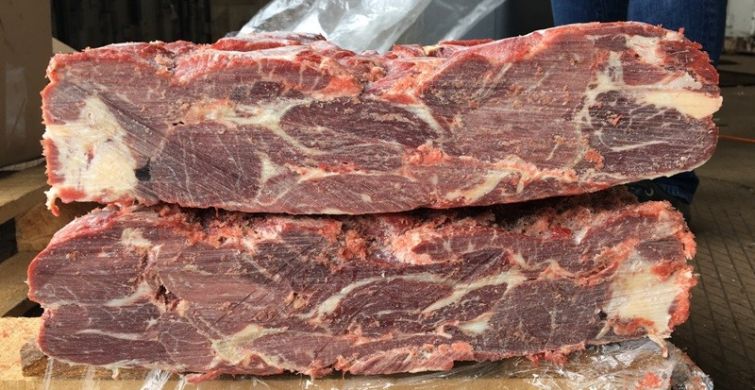 В Киеве предприниматель поставил пограничникам испорченное мясо на сумму 1,8 миллиона гривен