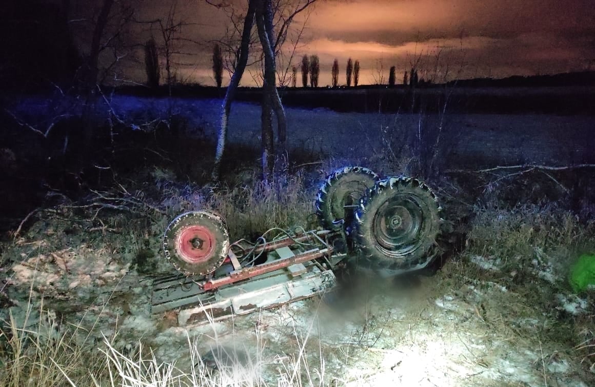 В ДТП под Киевом погибли тракторист и пассажир трактора