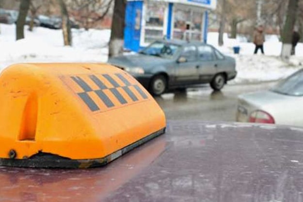 Киевские таксисты значительно повысили плату за проезд