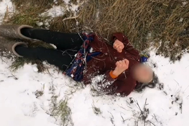 В Вышгородском районе полицейские разыскали замерзающую в поле пенсионерку (видео)