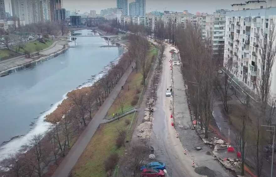 В Киеве на Русановке проводят капитальный ремонт улицы (видео)
