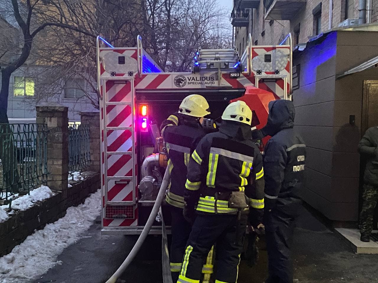 Несколько человек погибли в Киеве по время пожаров за сутки