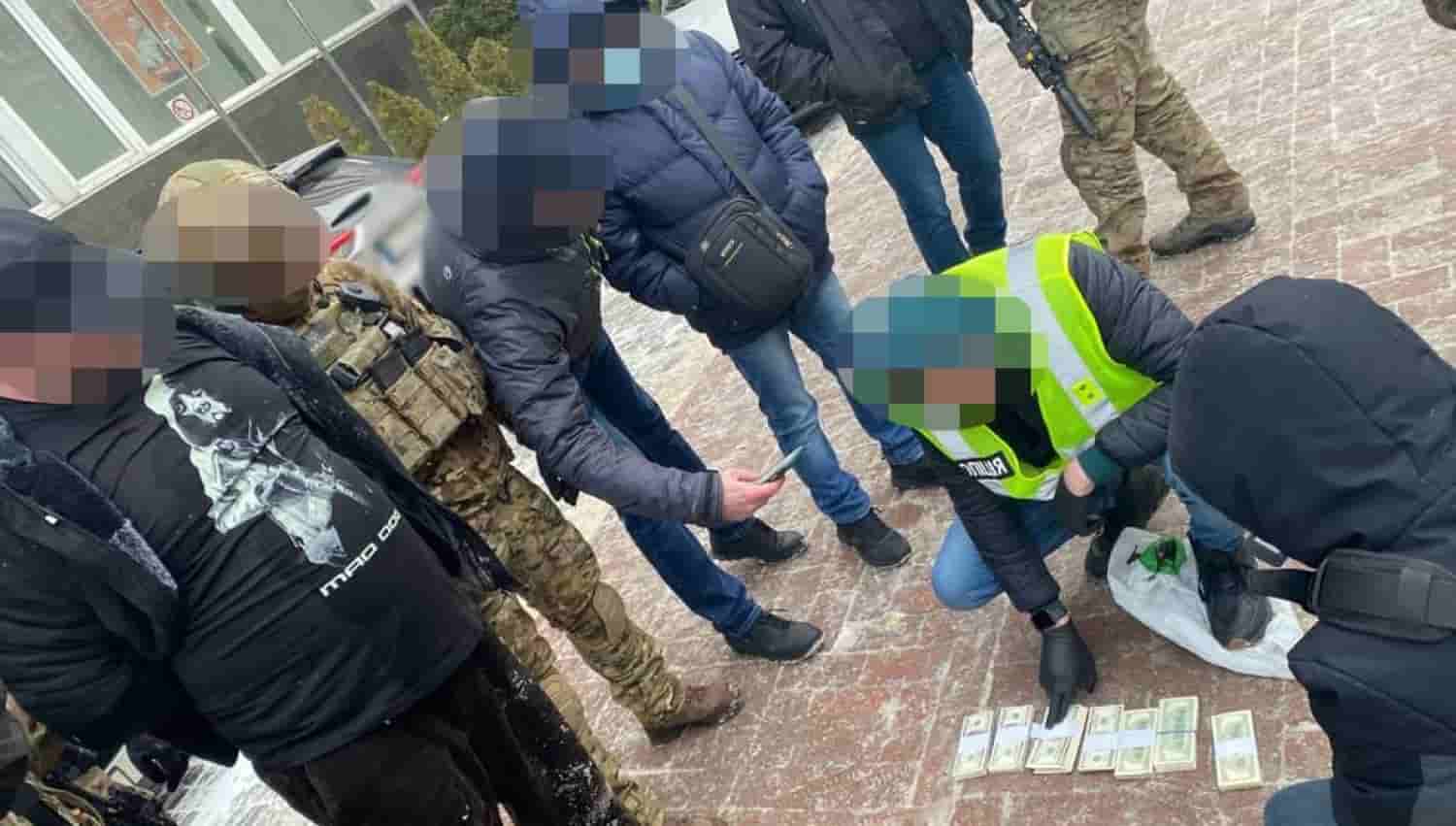 В Киеве члены преступной группировки вымогали один миллион долларов у предпринимателя