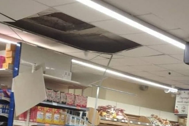 В киевском супермаркете обвалился потолок