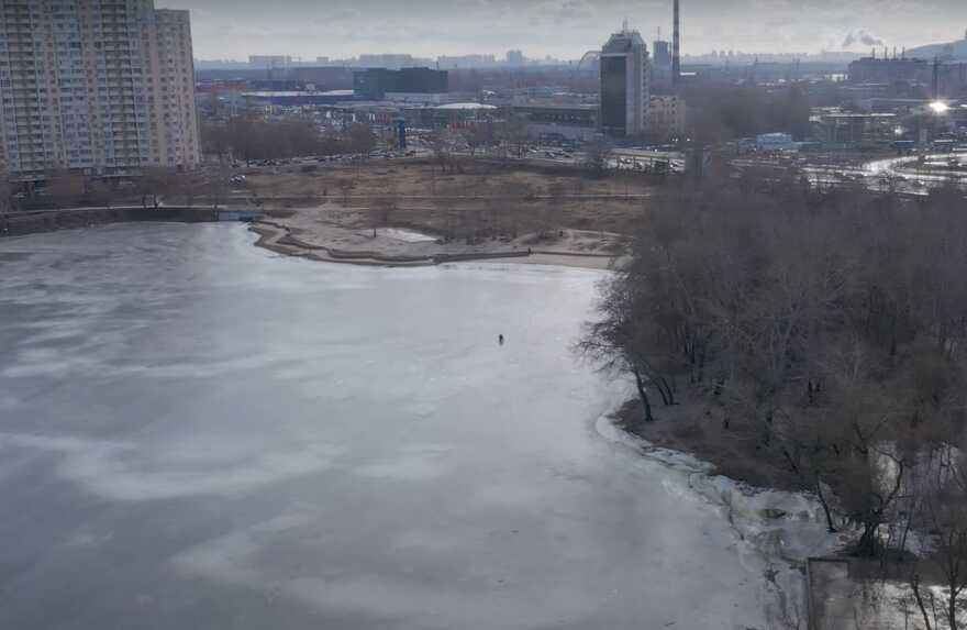 В Киеве реконструируют парк у Иорданского озера (видео) 
