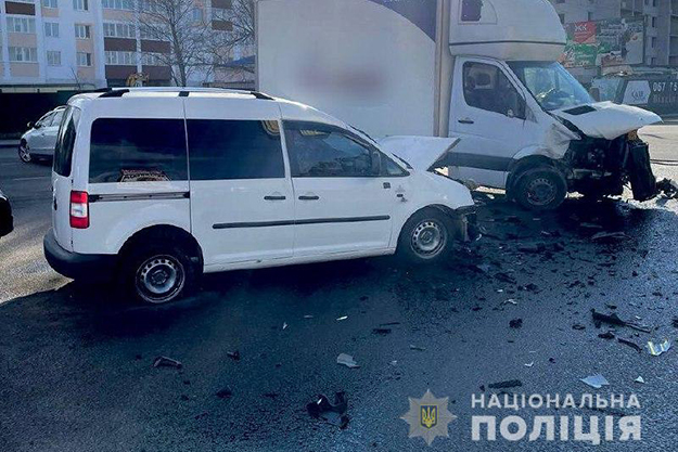 В Киевской области произошло столкновение грузовика и легковушки. Пострадал человек