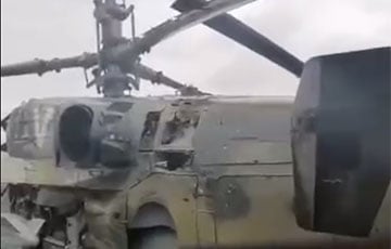 В Гостомеле упал подбитый российский военный вертолет Ка-52 “Аллигатор” (видео)