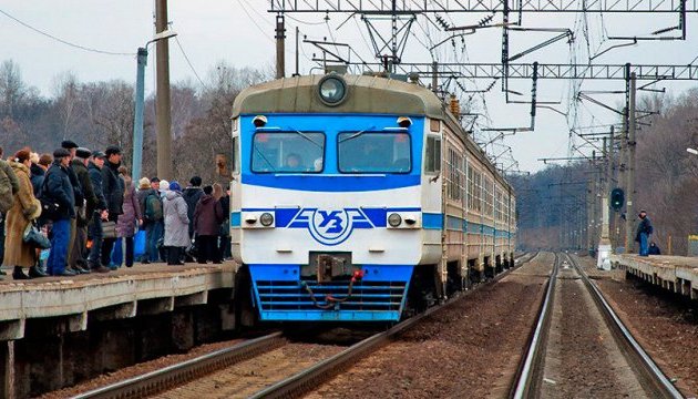 В Киеве ходят челночные поезда по маршруту Дарница-Святошин - КГГА