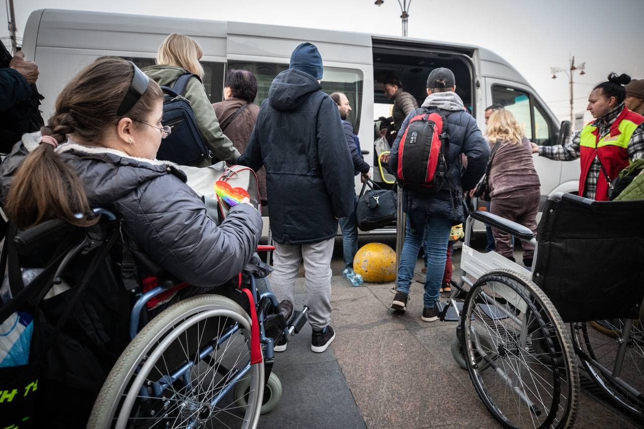 Киевские городские власти эвакуировали в Европу 73 ребенка с инвалидностью