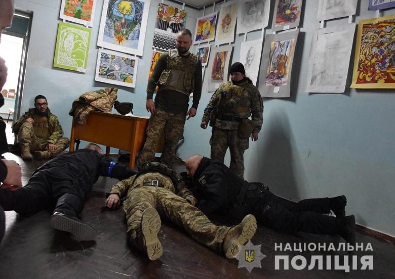 Киевские медики провели занятия для полицейских и военнослужащих (фото)