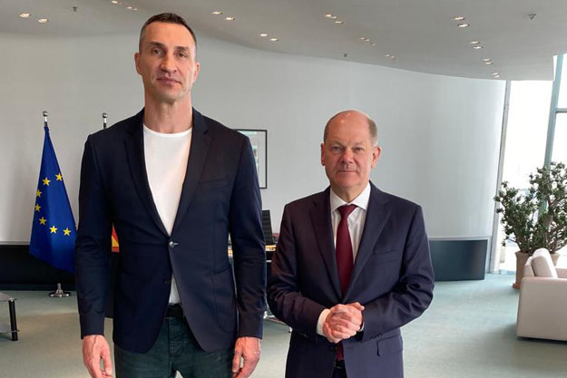 Известный киевский спортсмен Владимир Кличко встретился в Берлине с канцлерами Германии и Австрии