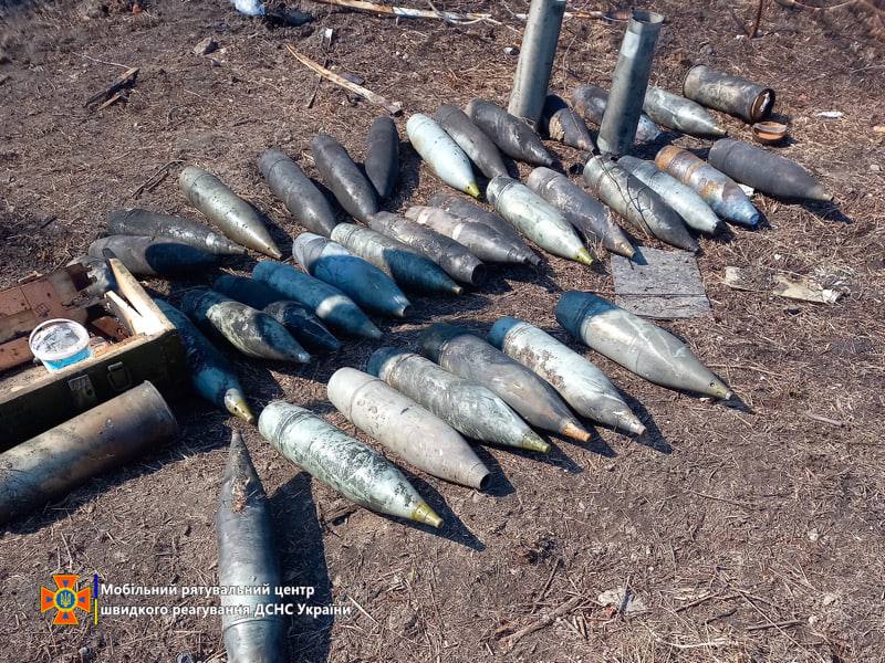 В Киеве и Киевской области бойцы ГСЧС обезвредили около 10 тысяч боеприпасов