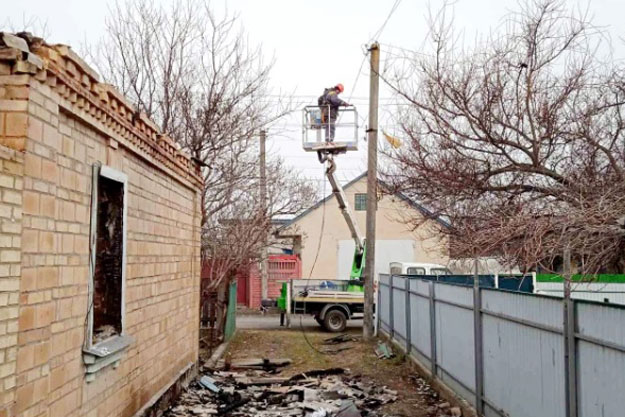 В одиннадцати населенных пунктах Киевской области восстановили электроснабжение