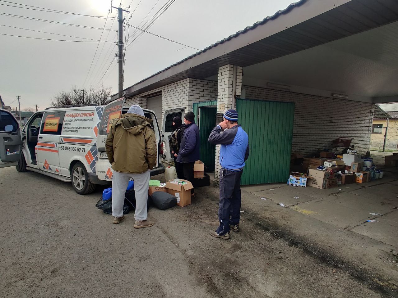 Полицейские доставили гуманитарную помощь жителям Бучи