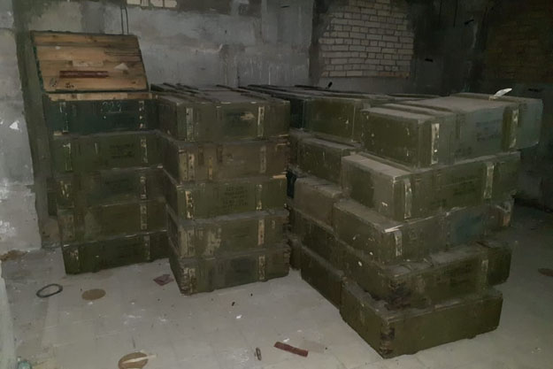 В Киевской области обнаружен российский склад с боеприпасами для танков