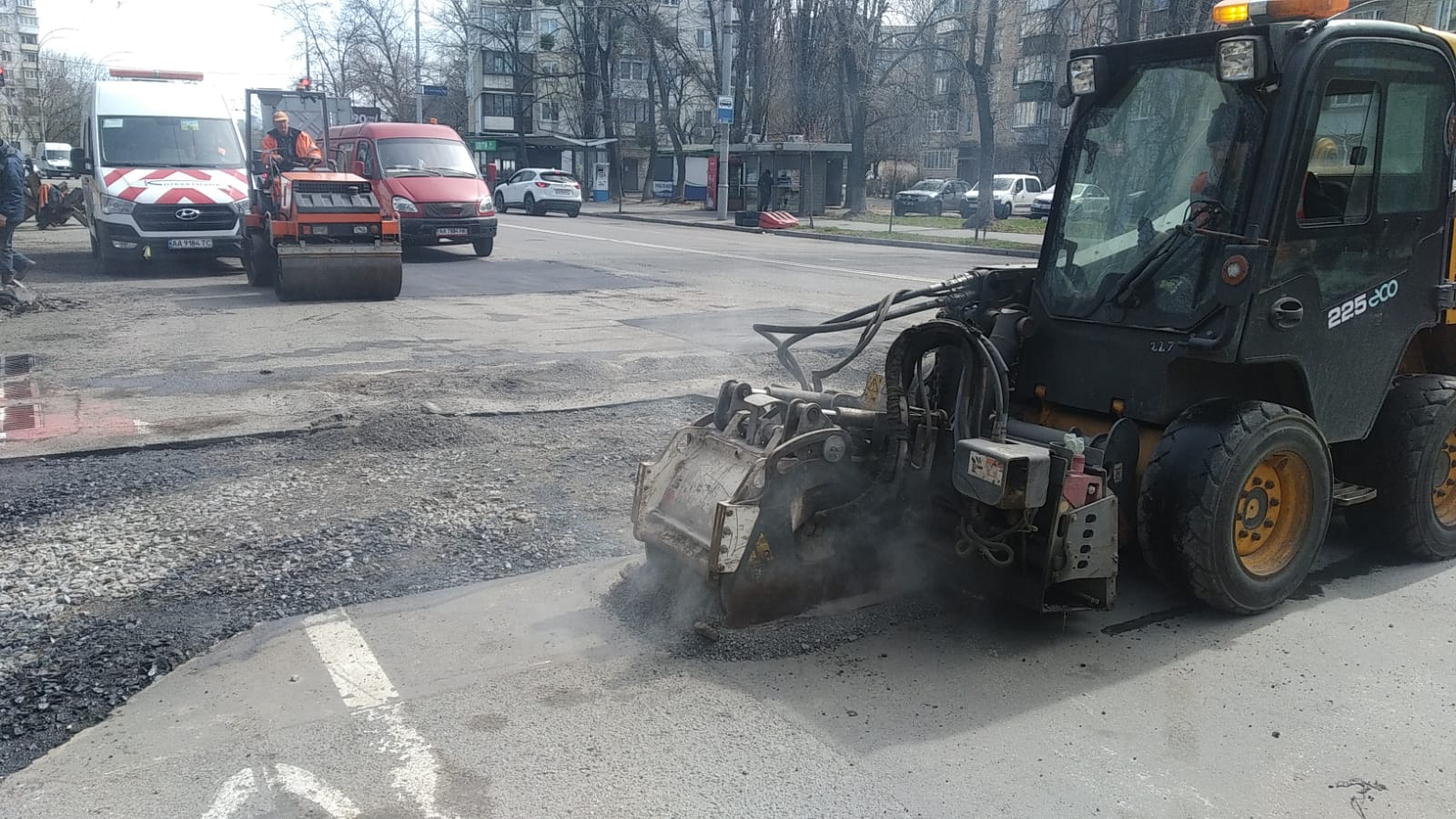 В Киеве дорожные службы производят ремонты улиц
