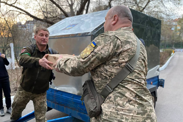 Киевская военная городская администрация передала помощь для военных