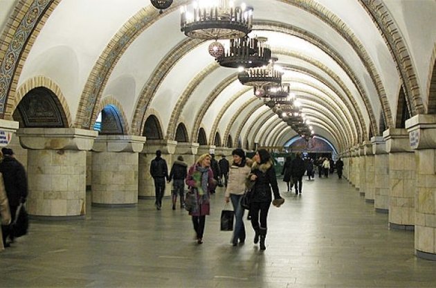 В Киеве 22 апреля закрыли станцию метро "Золотые ворота"