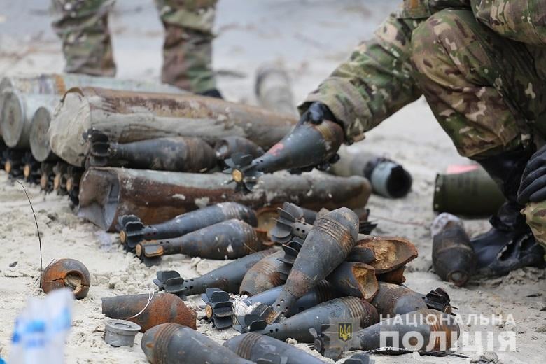 В Киеве выявлено более тонны неразорвавшихся боеприпасов (фото)