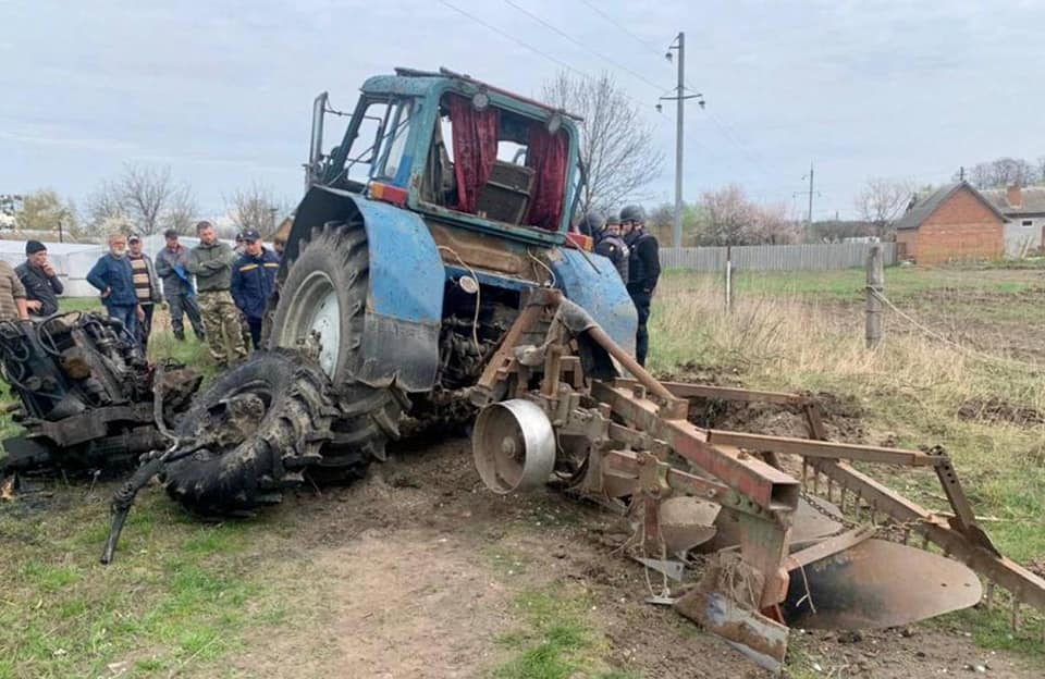 В Бучанском районе тракторист подорвался на мине
