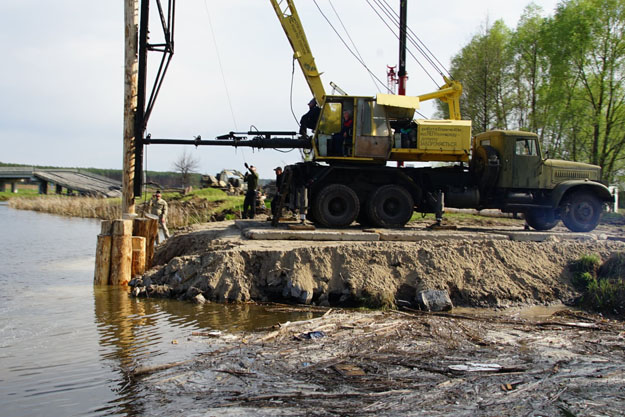 В Вышгородском районе началось строительство временного моста