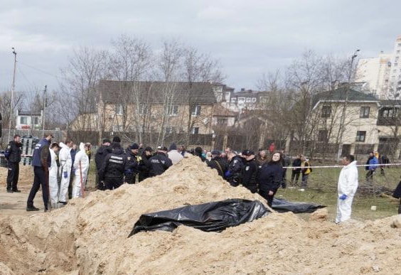 На территории Киевской области продолжают находить захоронения мирных жителей, убитых во время боевых действий и оккупации