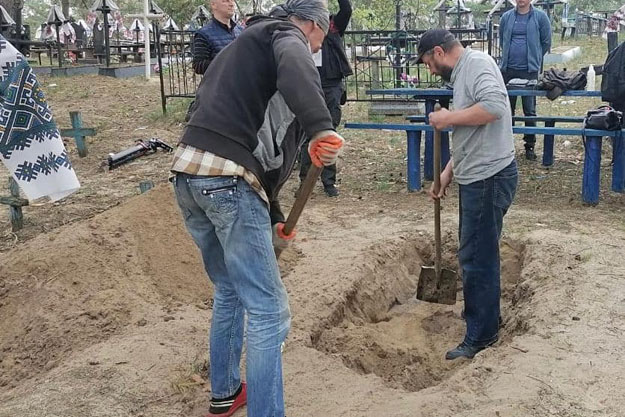 В Вышгородском районе войска РФ расстреляли автомобиль с водителем. Ведется следствие (фото)