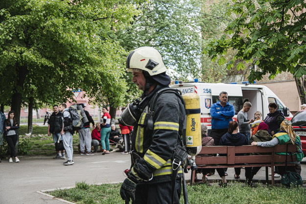В Киеве произошел масштабный пожар. Эвакуированы десятки людей (фото)