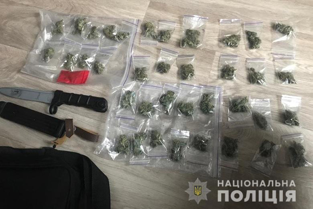 В Деснянском районе Киева местный житель торговал наркотиками