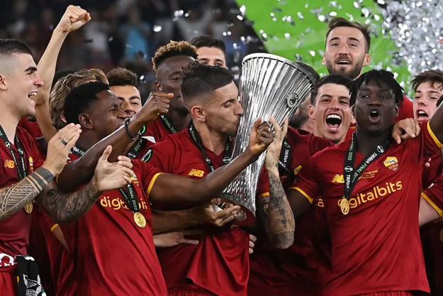 Итальянская "Рома" стала победителем Лиги конференций УЕФА